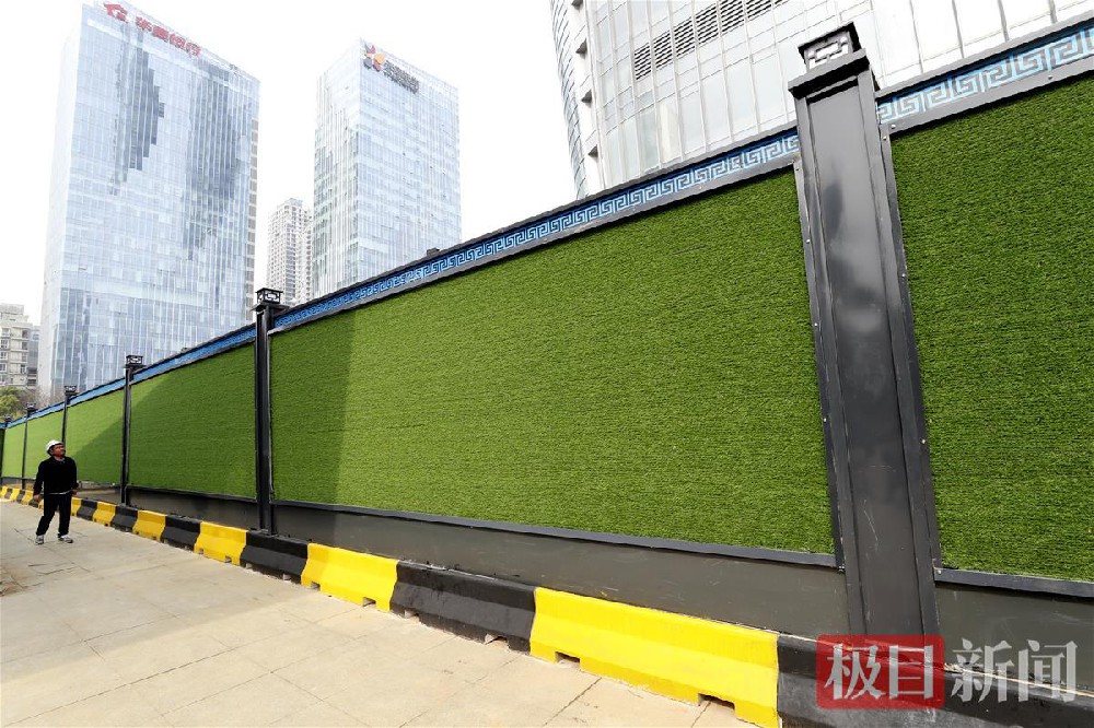 工地圍擋成為城市風景線，武漢地鐵新型裝配式圍擋亮相